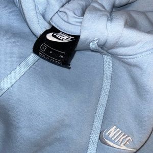 Light blue NIKE hoodie! 🩵